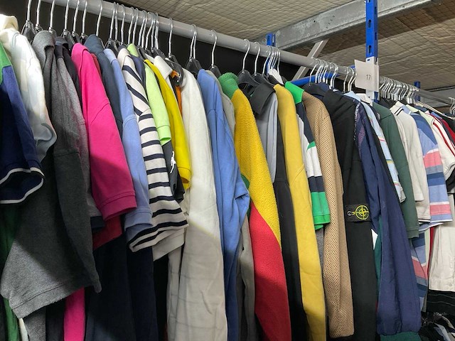 Diverse merken - partij vintage kleding - afbeelding 1 van  3