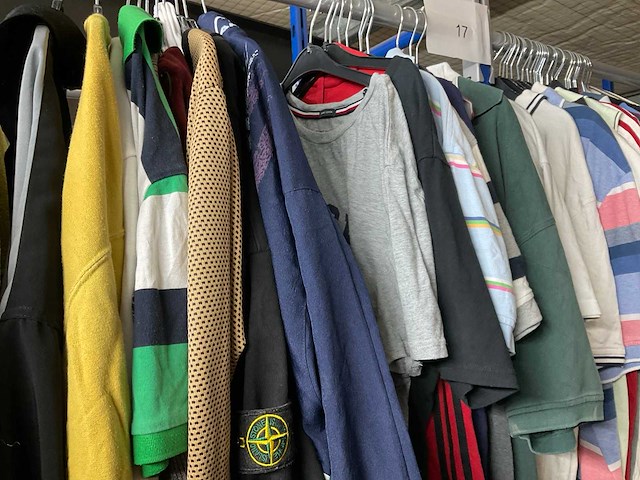 Diverse merken - partij vintage kleding - afbeelding 2 van  3