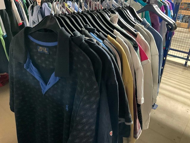 Diverse merken - partij vintage kleding - afbeelding 1 van  2