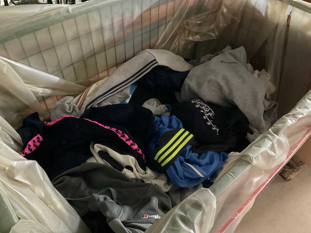 Diverse merken - partij vintage kleding - afbeelding 2 van  2