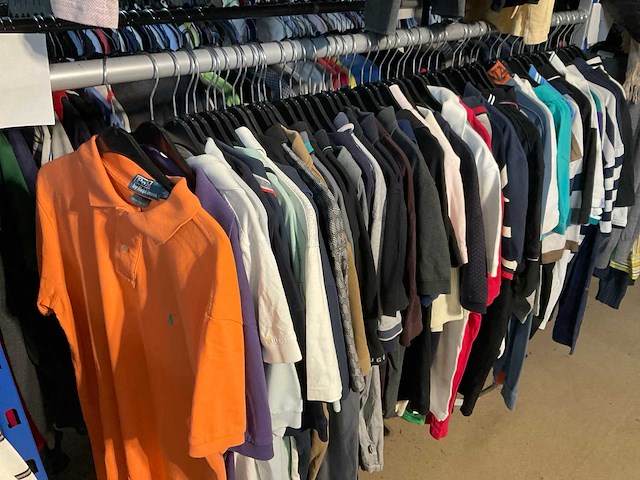 Diverse merken - partij vintage kleding - afbeelding 1 van  4