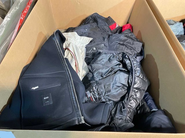 Diverse merken - partij vintage kleding - afbeelding 1 van  2