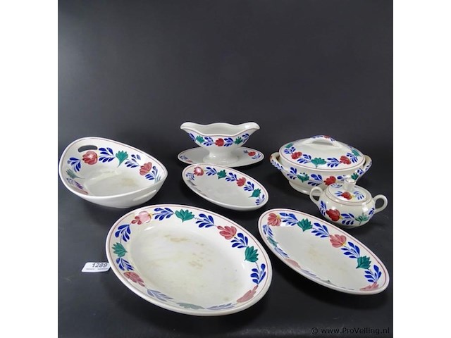 Diverse merken boerenbont serviesdelen - afbeelding 1 van  5