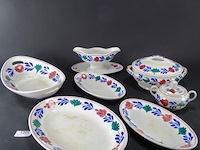 Diverse merken boerenbont serviesdelen - afbeelding 1 van  5