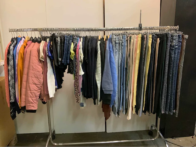 Diverse merken kinderkleding (115x) - afbeelding 1 van  8