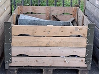 Diverse metalen onderdelen en onderdelen t.b.v. tent - afbeelding 1 van  8