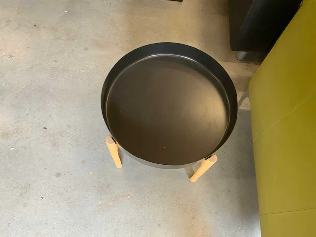 Diverse meubels met designer lamp - afbeelding 2 van  28