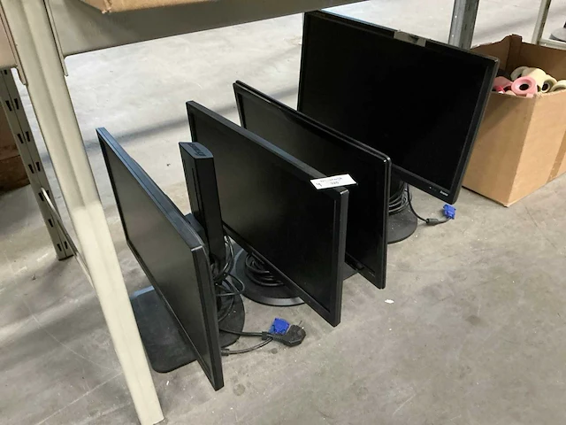Diverse monitoren (4x) - afbeelding 1 van  5