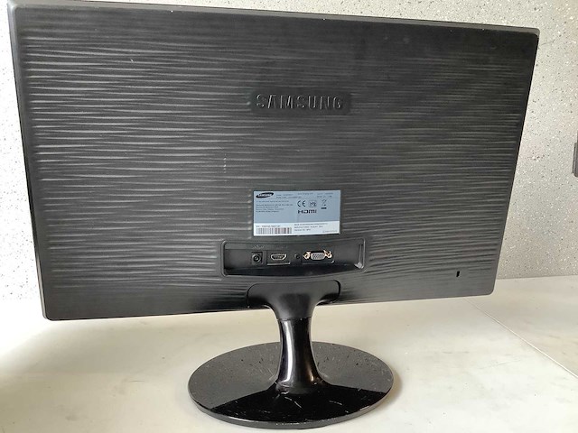 Diverse monitoren (5x) - afbeelding 9 van  11