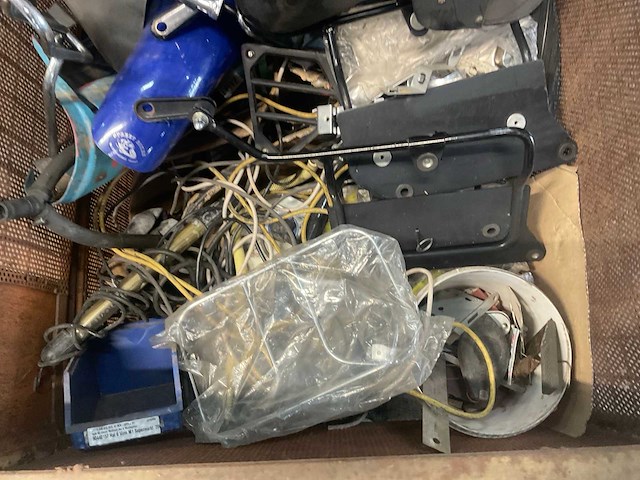 Diverse motor onderdelen en accessoires - afbeelding 2 van  10