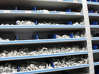 Diverse (muur)beugels en bevestigingsmaterialen - afbeelding 1 van  32