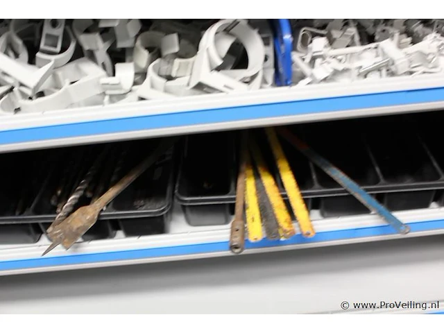 Diverse (muur)beugels en bevestigingsmaterialen - afbeelding 22 van  32