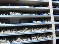 Diverse (muur)beugels en bevestigingsmaterialen - afbeelding 1 van  32