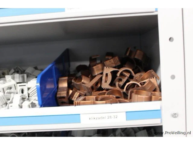 Diverse (muur)beugels en bevestigingsmaterialen - afbeelding 32 van  32