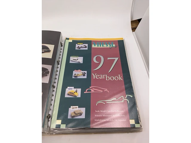 Diverse naslagwerken, documentatie o.a. seat, revell, norev, etc. - afbeelding 3 van  7