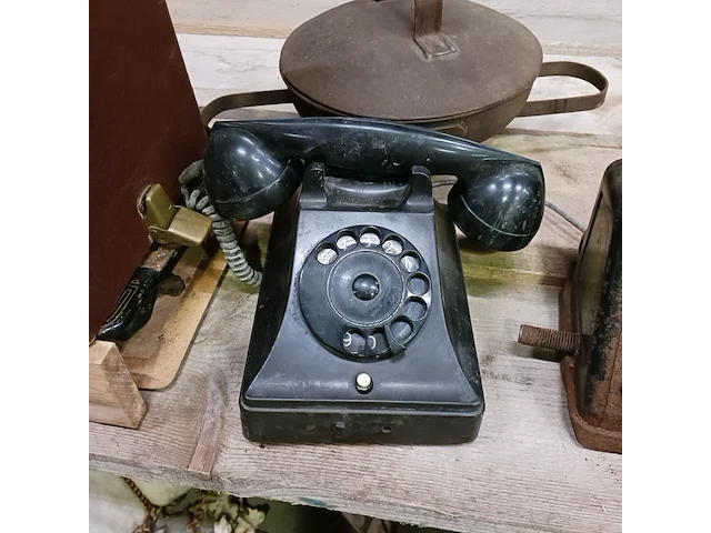 Diverse nostalgische decoratie spullen - afbeelding 37 van  38