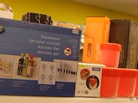 Diverse o.a. everloc keukenset - afbeelding 1 van  4