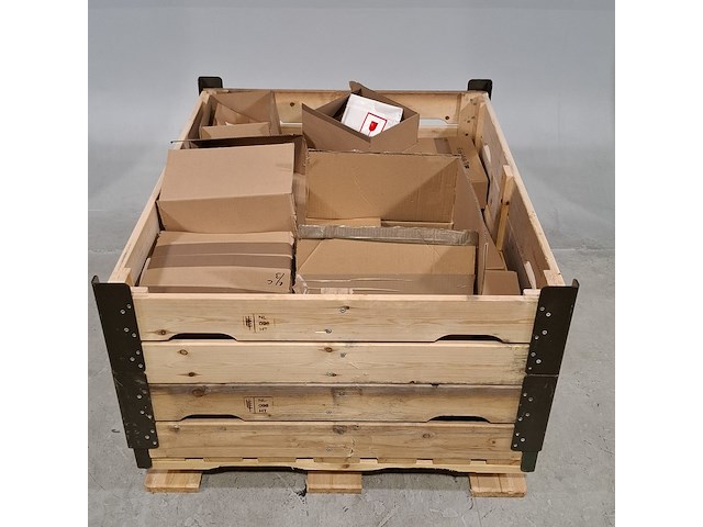 Diverse onderdelen en ijzerwaren, o.a. daf - afbeelding 1 van  7