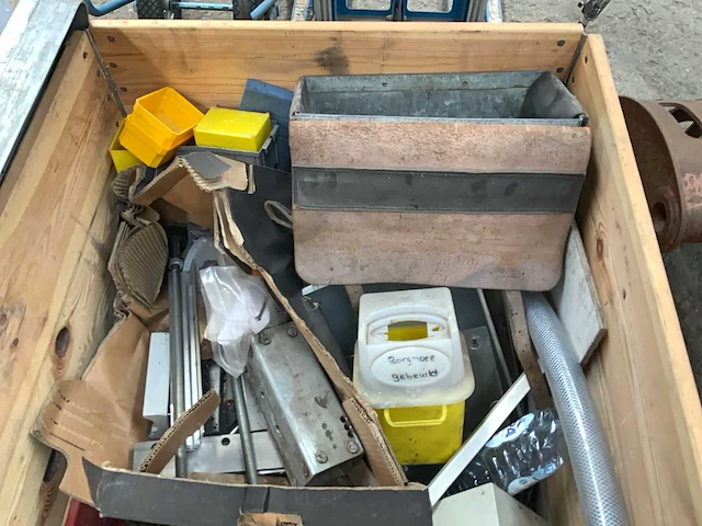 Diverse onderdelen, gereedschappen en accessoires - afbeelding 3 van  3