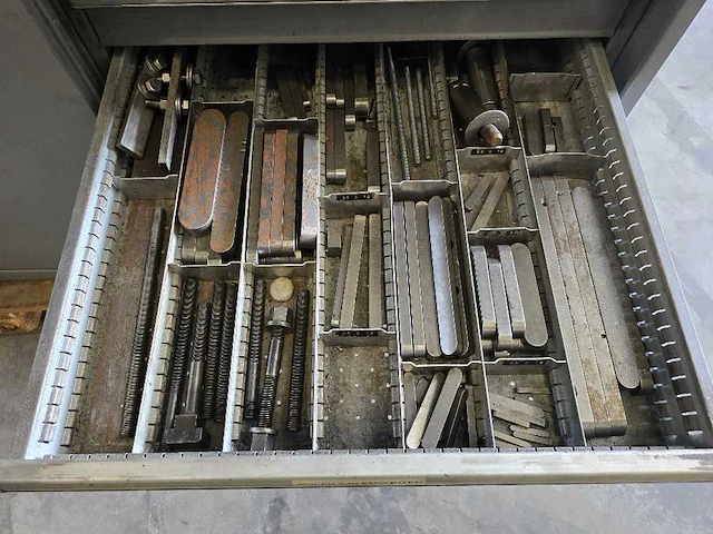 Diverse onderdelen, gereedschappen en accessoires - afbeelding 3 van  14