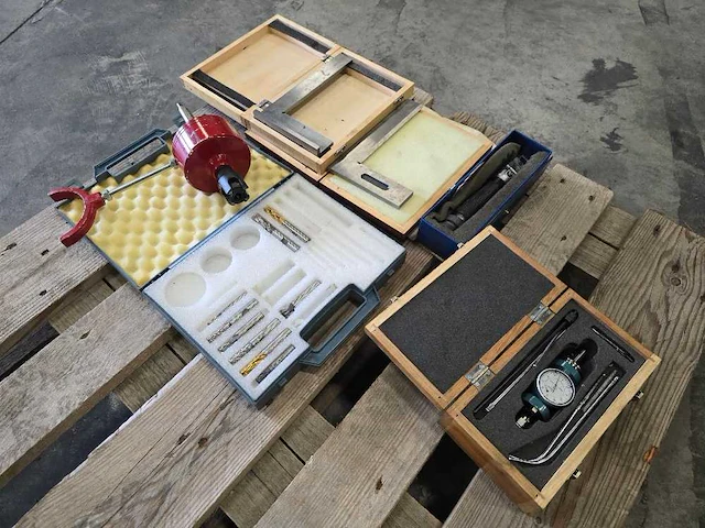 Diverse onderdelen, gereedschappen en accessoires - afbeelding 1 van  6