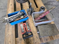 Diverse onderdelen, gereedschappen en accessoires - afbeelding 1 van  6