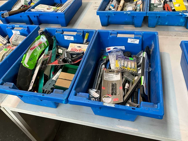 Diverse onderdelen, gereedschappen en accessoires - afbeelding 1 van  5