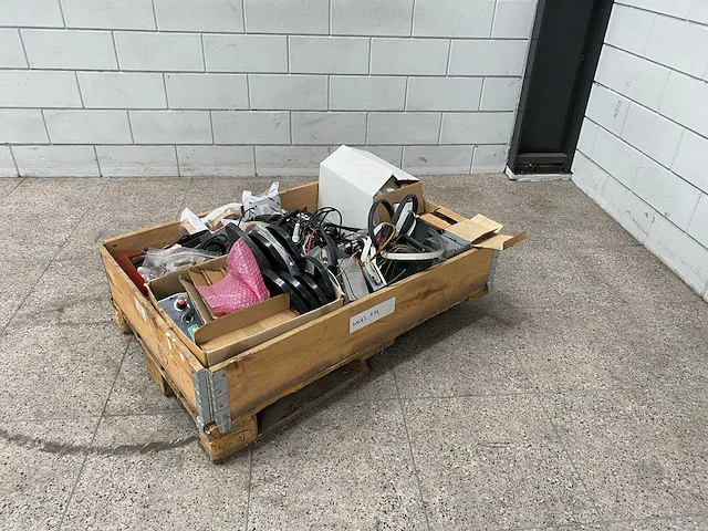 Diverse onderdelen schrob/veeg machines - afbeelding 16 van  24