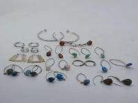 Diverse oor sieraden - afbeelding 1 van  15