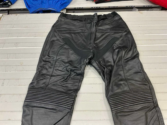 Diverse orina, cypro ledere motorbroek (8x) - afbeelding 2 van  10