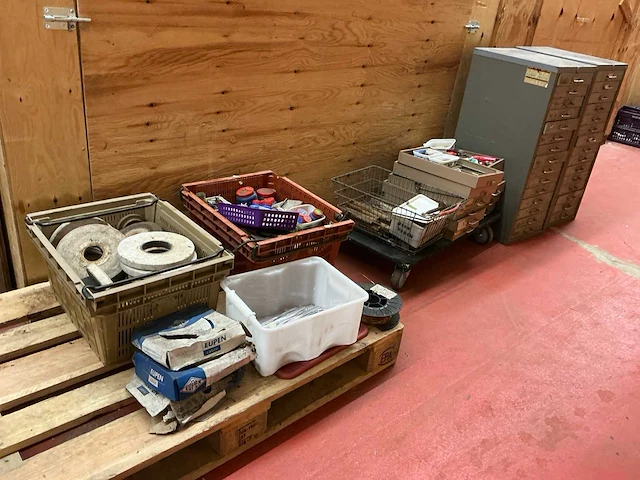 Diverse partij draaigereedschap - afbeelding 1 van  38