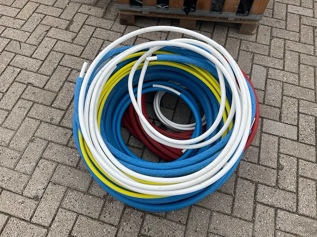 Diverse persluchtslangen - afbeelding 2 van  5
