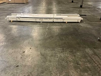 Diverse planken, sierlijsten, neuten, glaslatten, etc (186x) - afbeelding 7 van  13