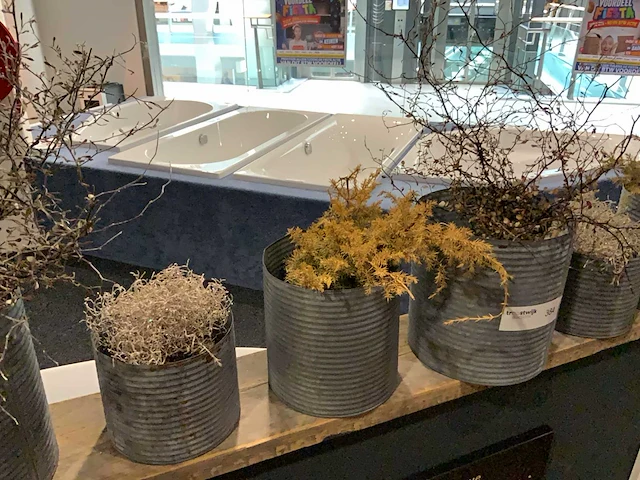 Diverse plantenpotten en vazen - afbeelding 4 van  9