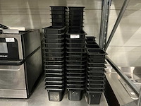 Diverse plastic bakken (110x)