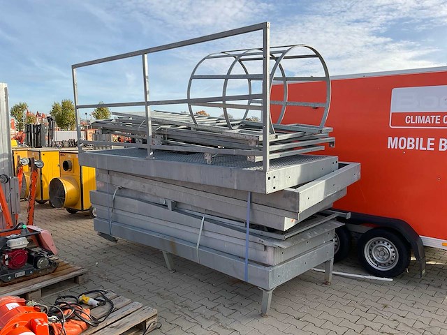 Diverse platforms - afbeelding 1 van  9