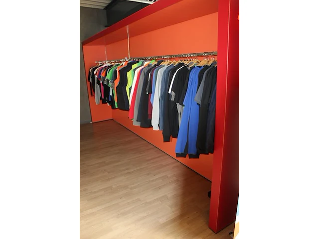 Diverse promotiekleding pzb ruim 100 stuks w.o. t-shirts, polo's, truien, jacks en bodywarmers - afbeelding 4 van  4