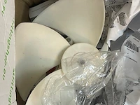 Diverse pvc artikelen in doos - afbeelding 5 van  5