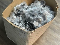 Diverse pvc artikelen in doos - afbeelding 1 van  8