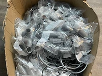 Diverse pvc artikelen in doos - afbeelding 3 van  8