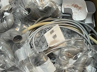Diverse pvc artikelen in doos - afbeelding 5 van  8