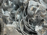 Diverse pvc artikelen in doos - afbeelding 7 van  8
