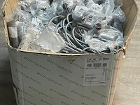 Diverse pvc artikelen in doos - afbeelding 8 van  8