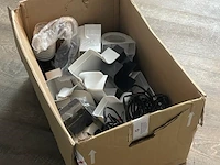 Diverse pvc artikelen in doos - afbeelding 1 van  4