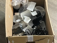 Diverse pvc artikelen in doos - afbeelding 2 van  4