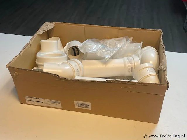Diverse pvc buis diam: 80 mm in doos - afbeelding 1 van  5