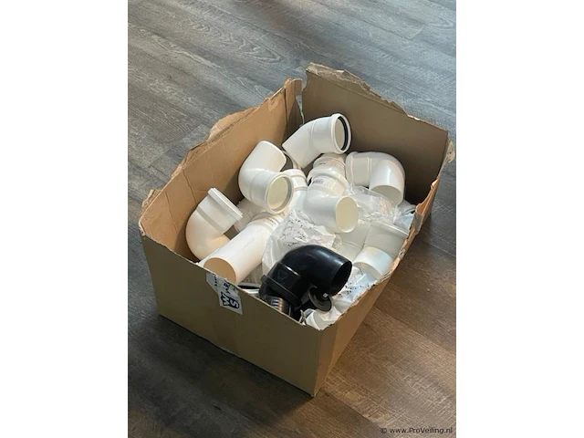 Diverse pvc buis diam: 80 mm in doos - afbeelding 1 van  6