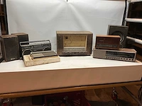 Diverse radio’s - afbeelding 1 van  8