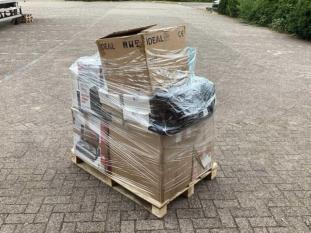 Diverse retourgoederen - afbeelding 2 van  7