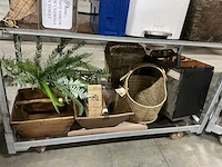 Diverse rivièra maison woonaccessoires in 2 deense karren - afbeelding 4 van  7